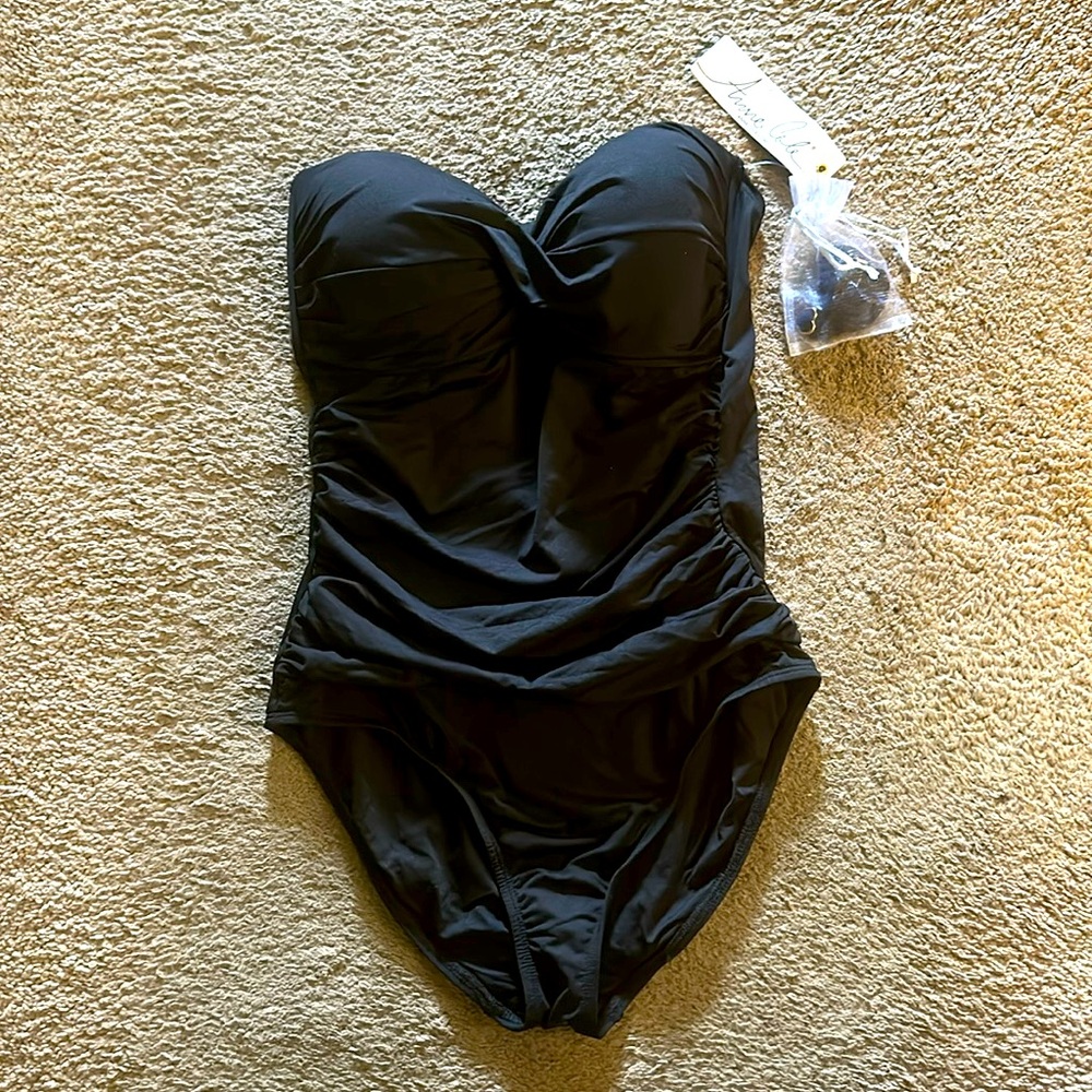 NWT Anne Cole bathing suit!! Size 8 black